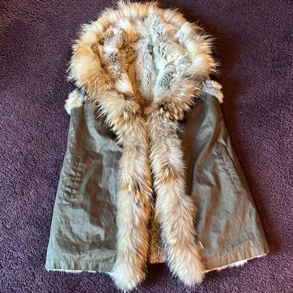 Diomi Fur Vest Rabbit/Raccoon Reversible Collared Medium - Picture 2 of 15
